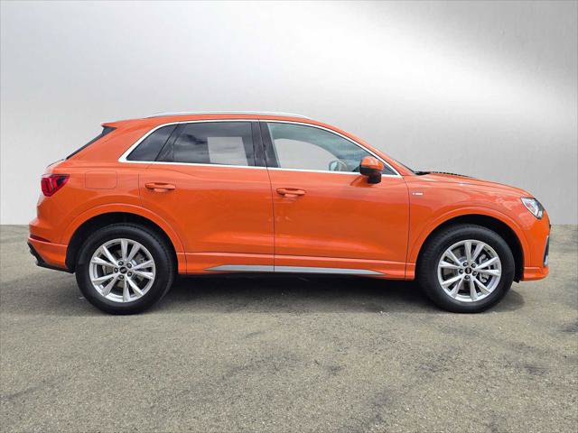 Certified 2025 Audi Q3 2.0T Premium Plus w/ Premium Plus Package AWD/4WD image 2