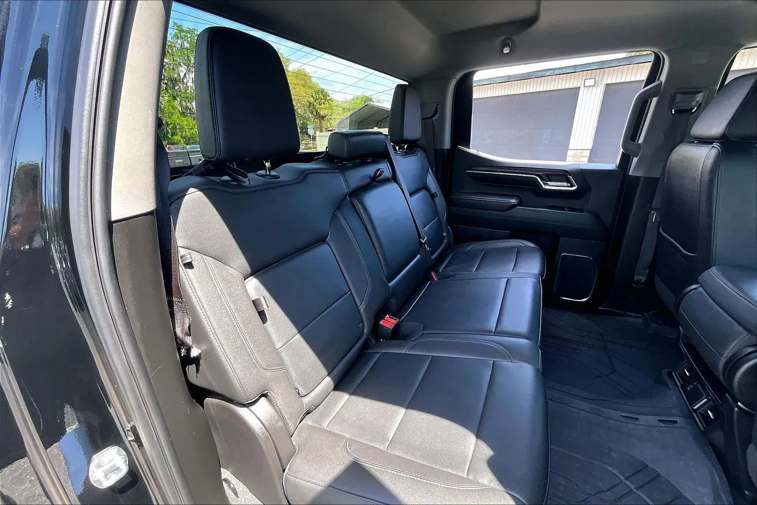 Used 2024 GMC Sierra 1500 SLT image 28