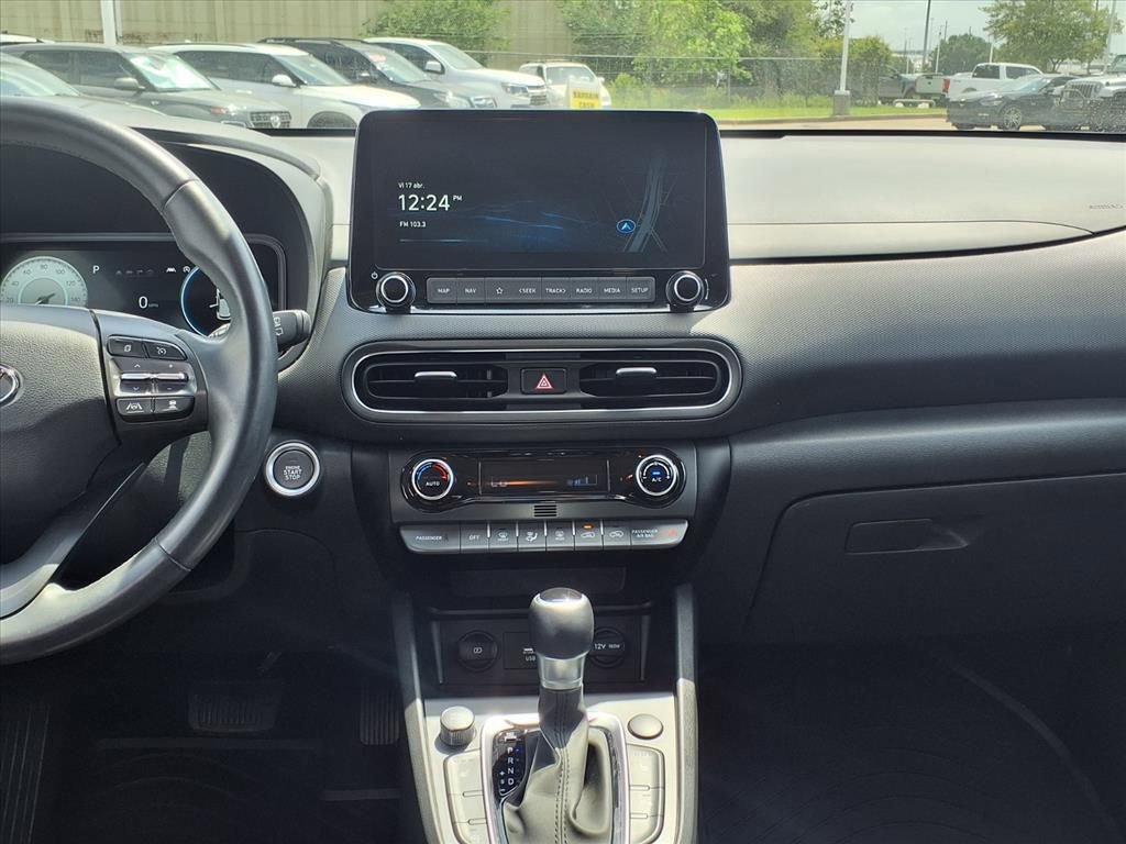 Used 2022 Hyundai Kona Limited w/ Winter Weather Package image 18