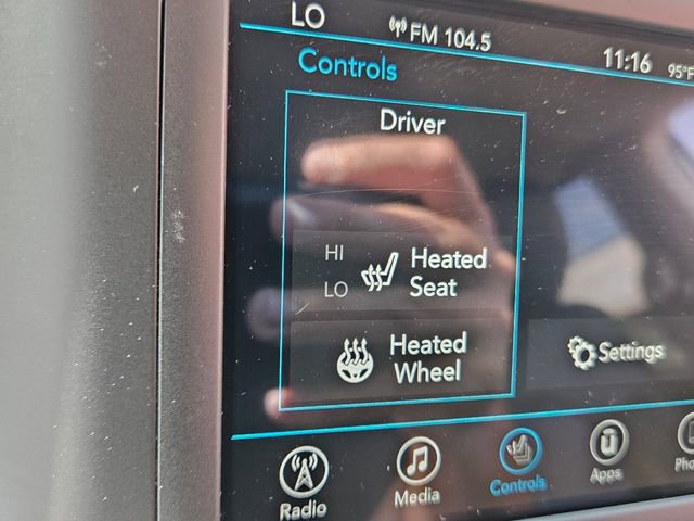 Used 2020 Chrysler Pacifica Touring-L image 28