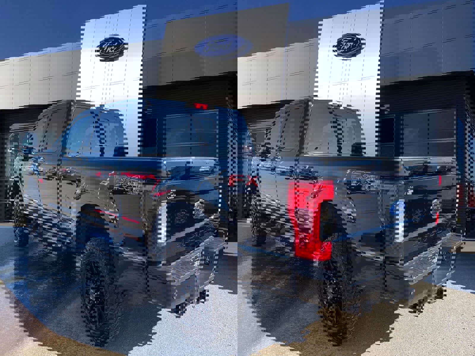 Used 2019 Ford F250 Lariat image 3