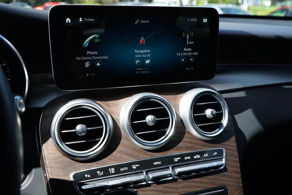 Used 2020 Mercedes-Benz GLC 300 4MATIC Coupe image 15