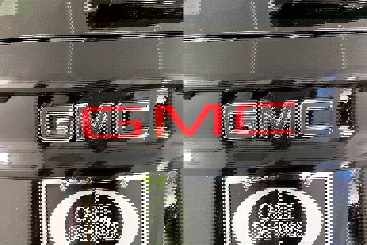 Used 2025 GMC Acadia Elevation image 24