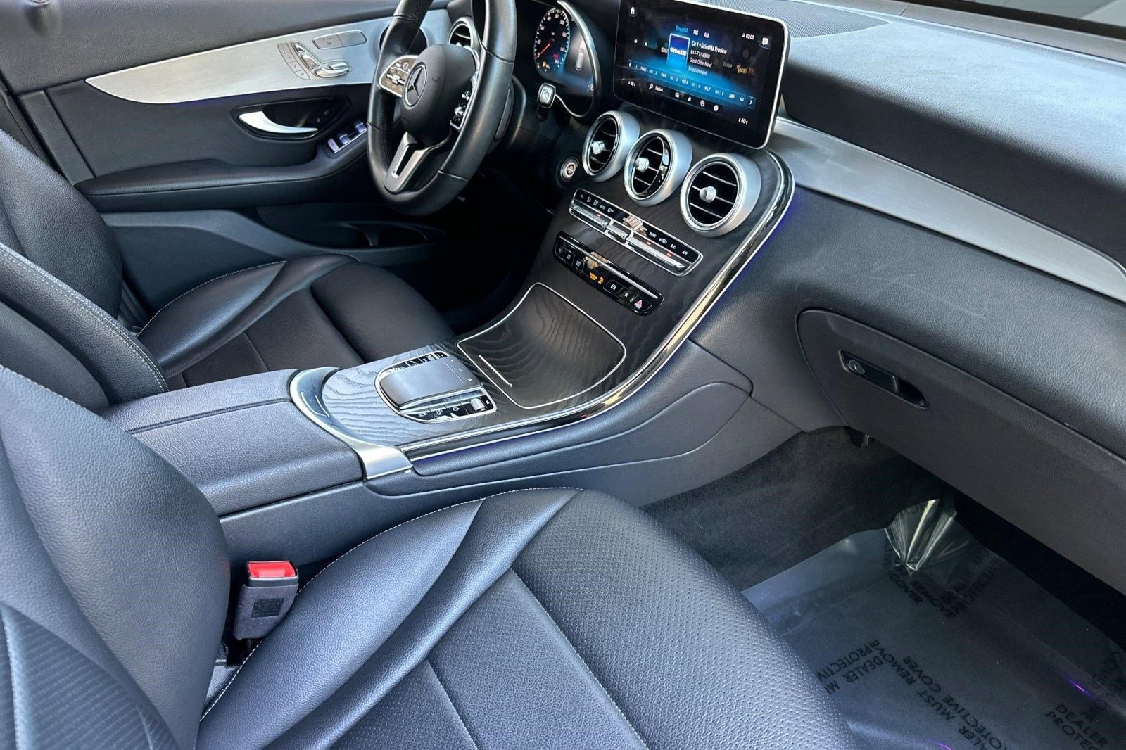 Used 2021 Mercedes-Benz GLC 300 4MATIC image 31