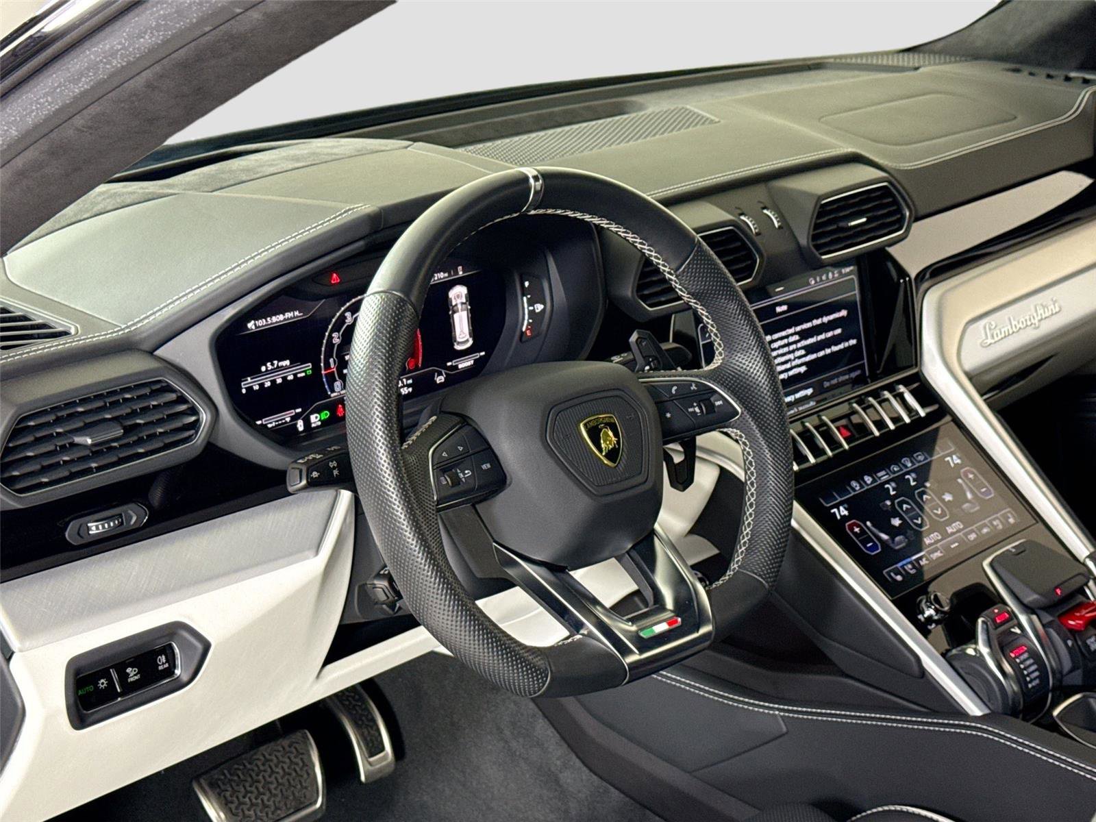 Used 2023 Lamborghini Urus S image 16