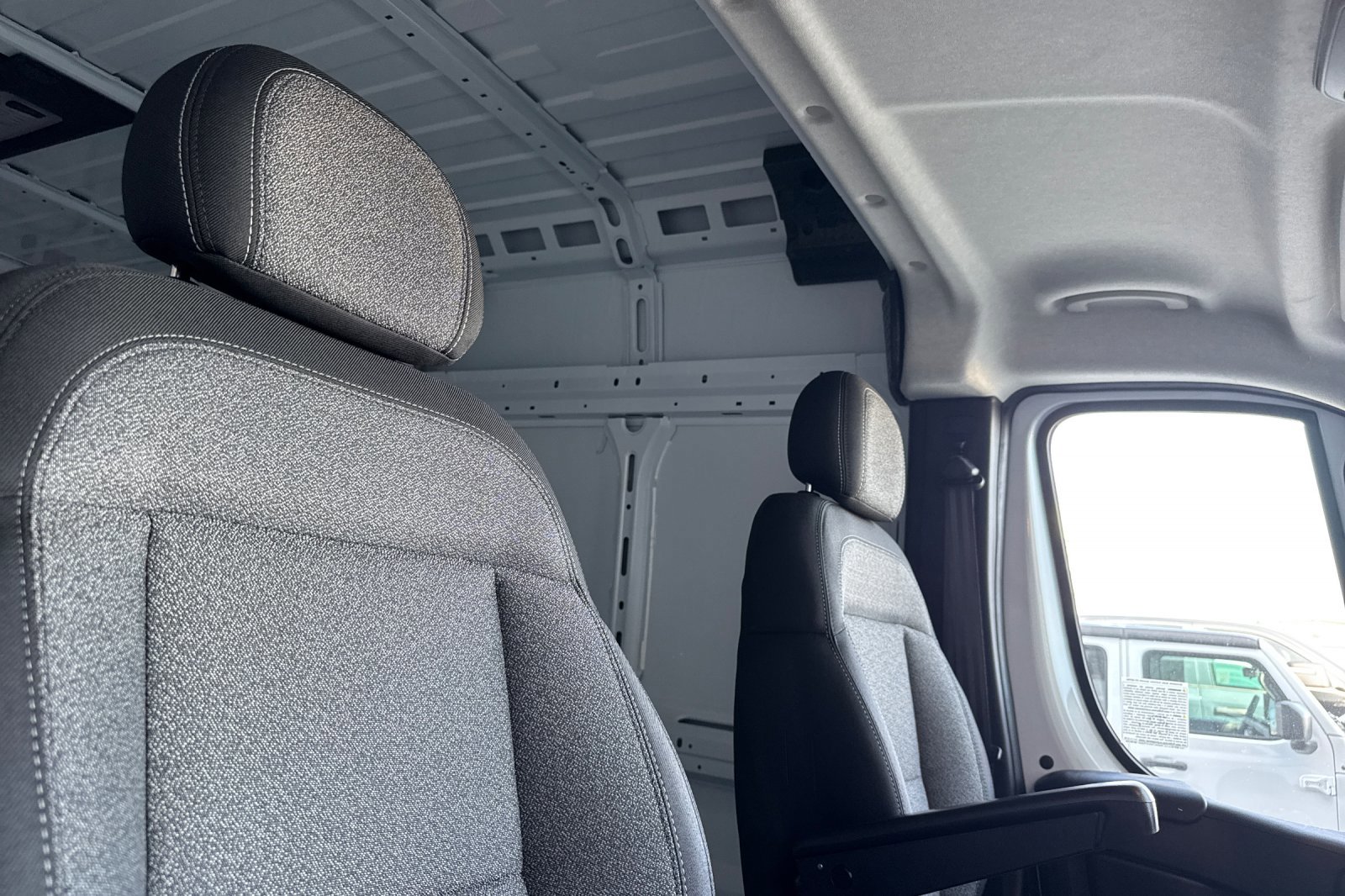 New 2026 RAM ProMaster 1500 w/ Quick Order Package 22G SLT image 15