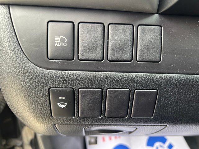 Used 2019 Toyota Highlander LE AWD/4WD image 19