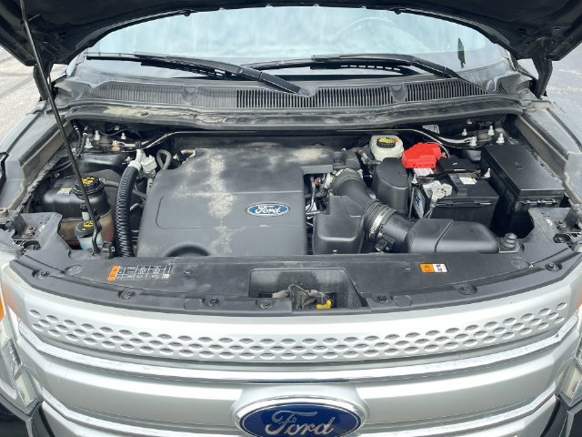 Used 2015 Ford Explorer XLT w/ Equipment Group 202A AWD/4WD image 27