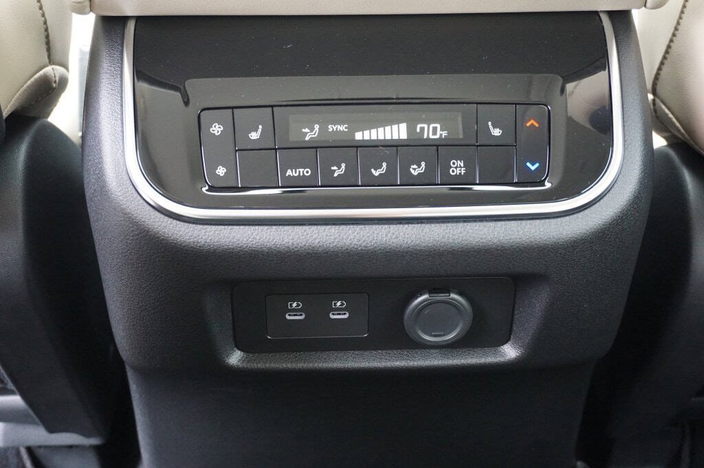 New 2026 Nissan Armada Platinum image 32