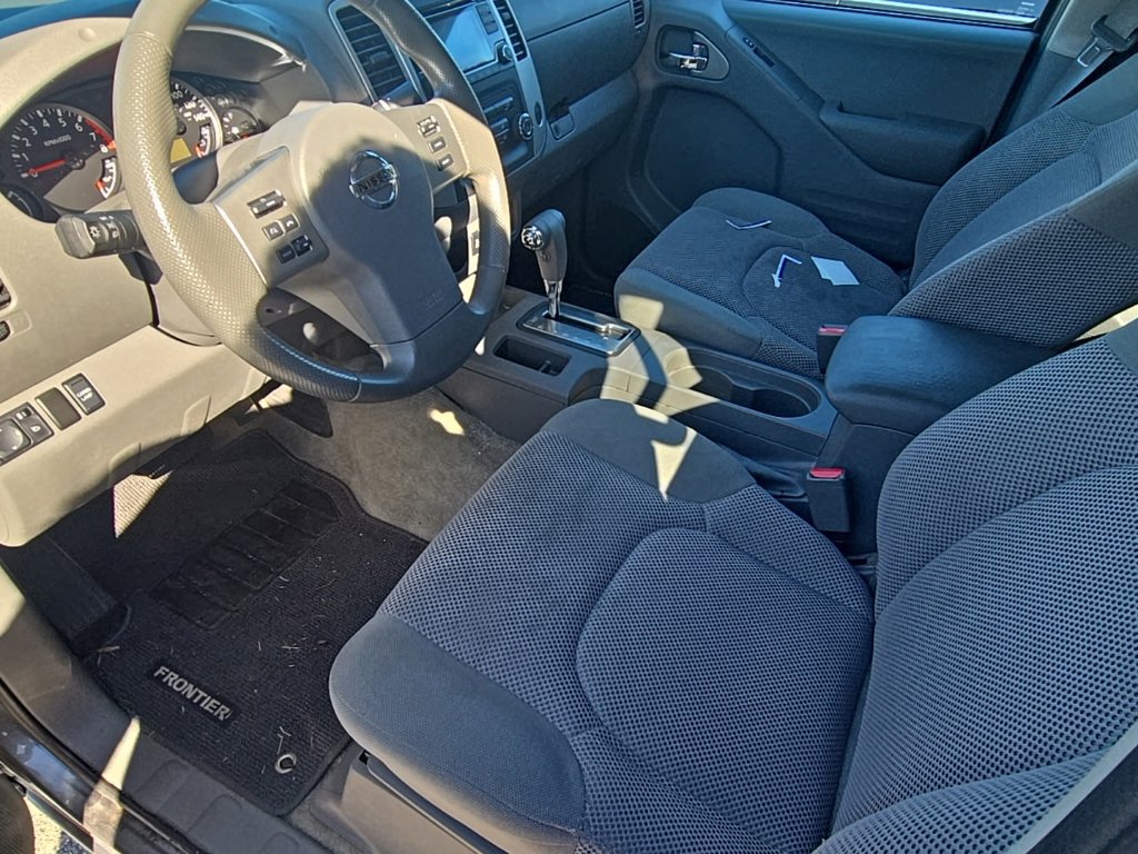 Used 2018 Nissan Frontier SV RWD image 12