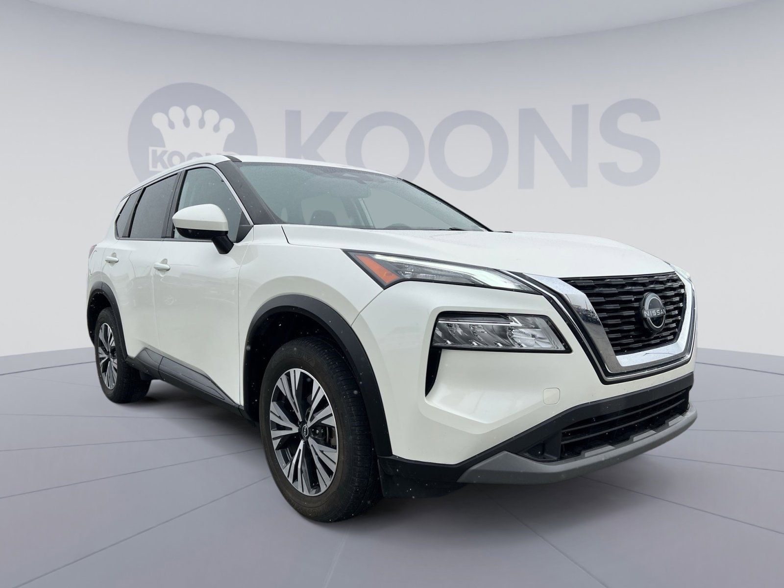 Used 2023 Nissan Rogue SV image 10