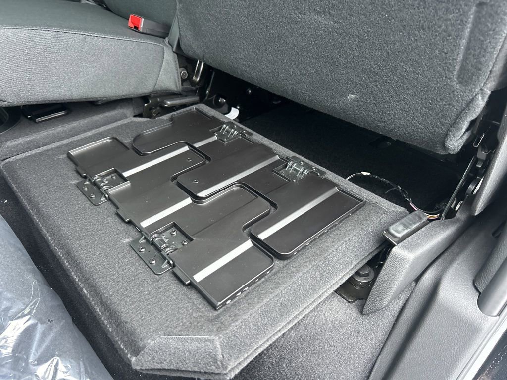 New 2026 RAM 3500 Big Horn AWD/4WD image 9