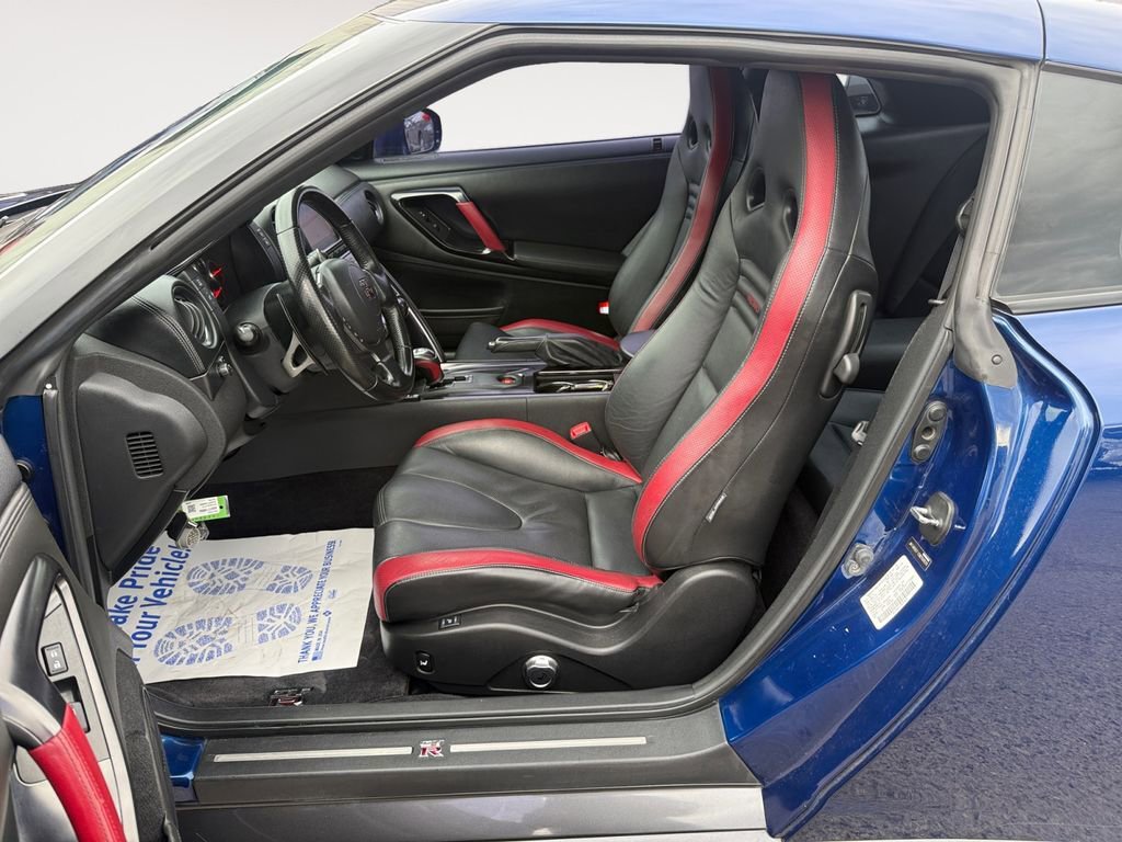 Used 2012 Nissan GT-R Black Edition image 9