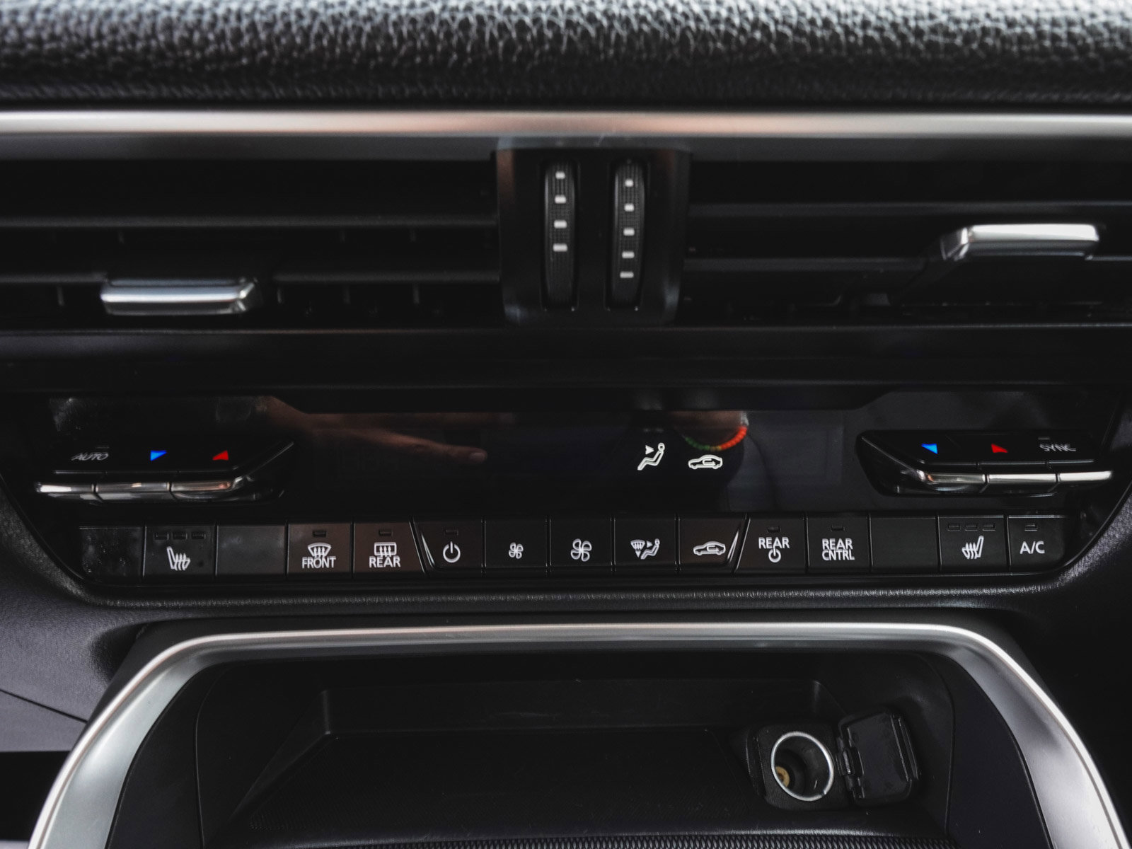 Used 2024 MAZDA CX-90 Plug-In Hybrid w/ Preferred image 19