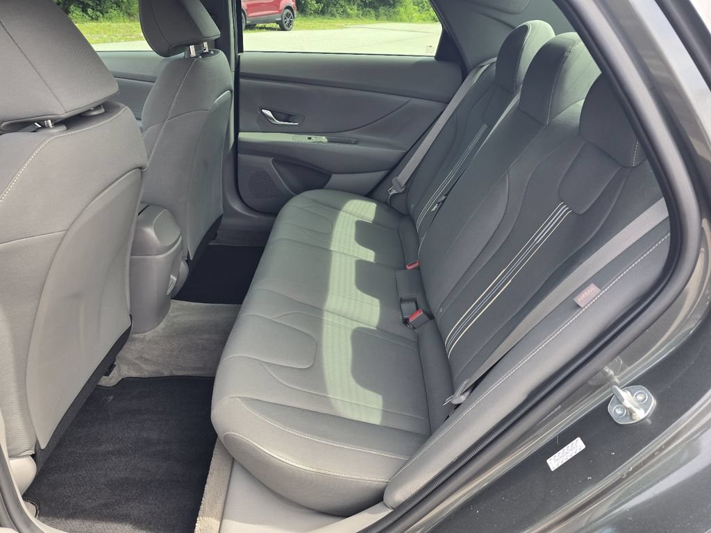 Used 2024 Hyundai Elantra SEL FWD image 11