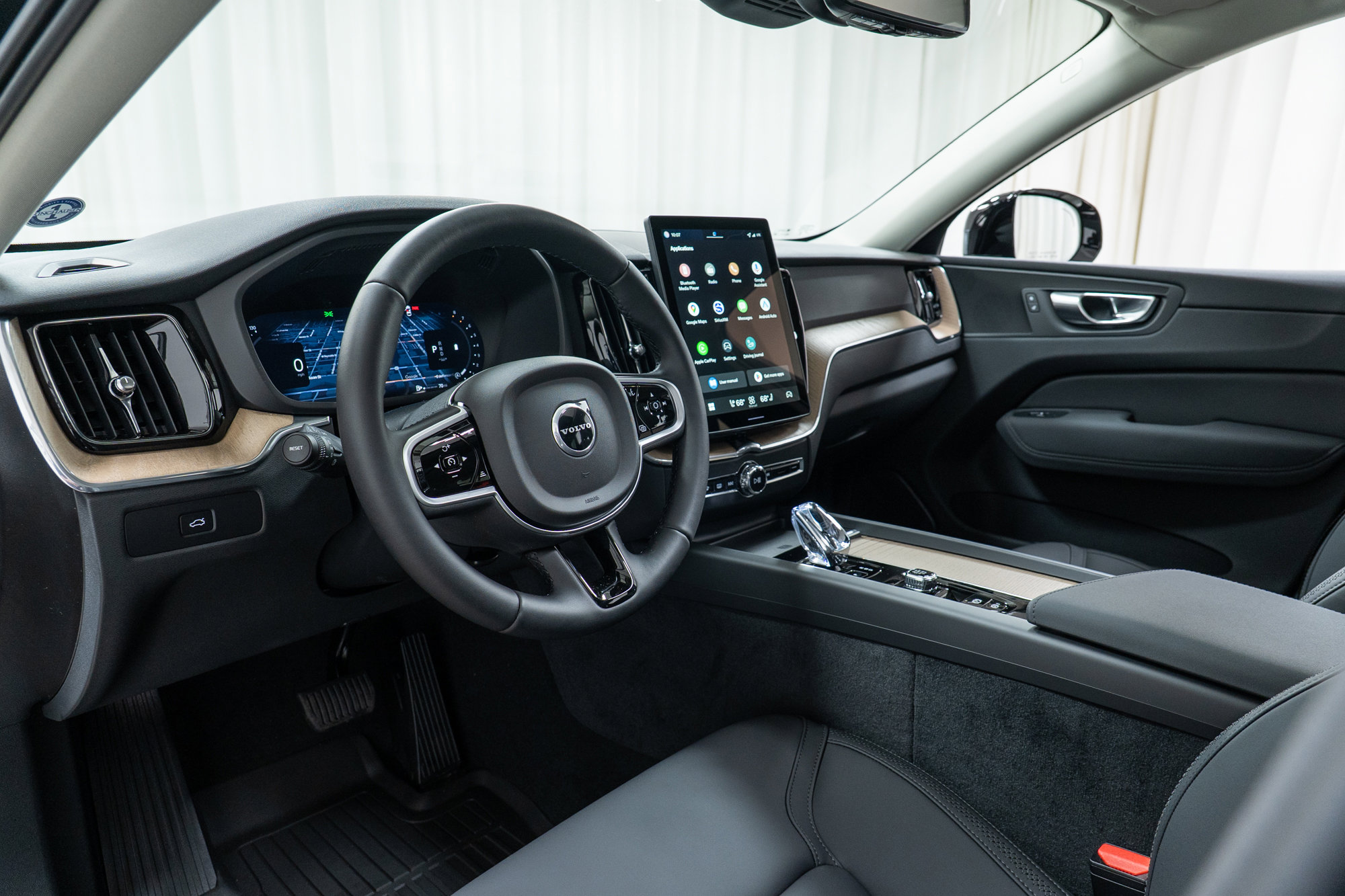 New 2026 Volvo XC60 B5 Core w/ Climate Package image 12