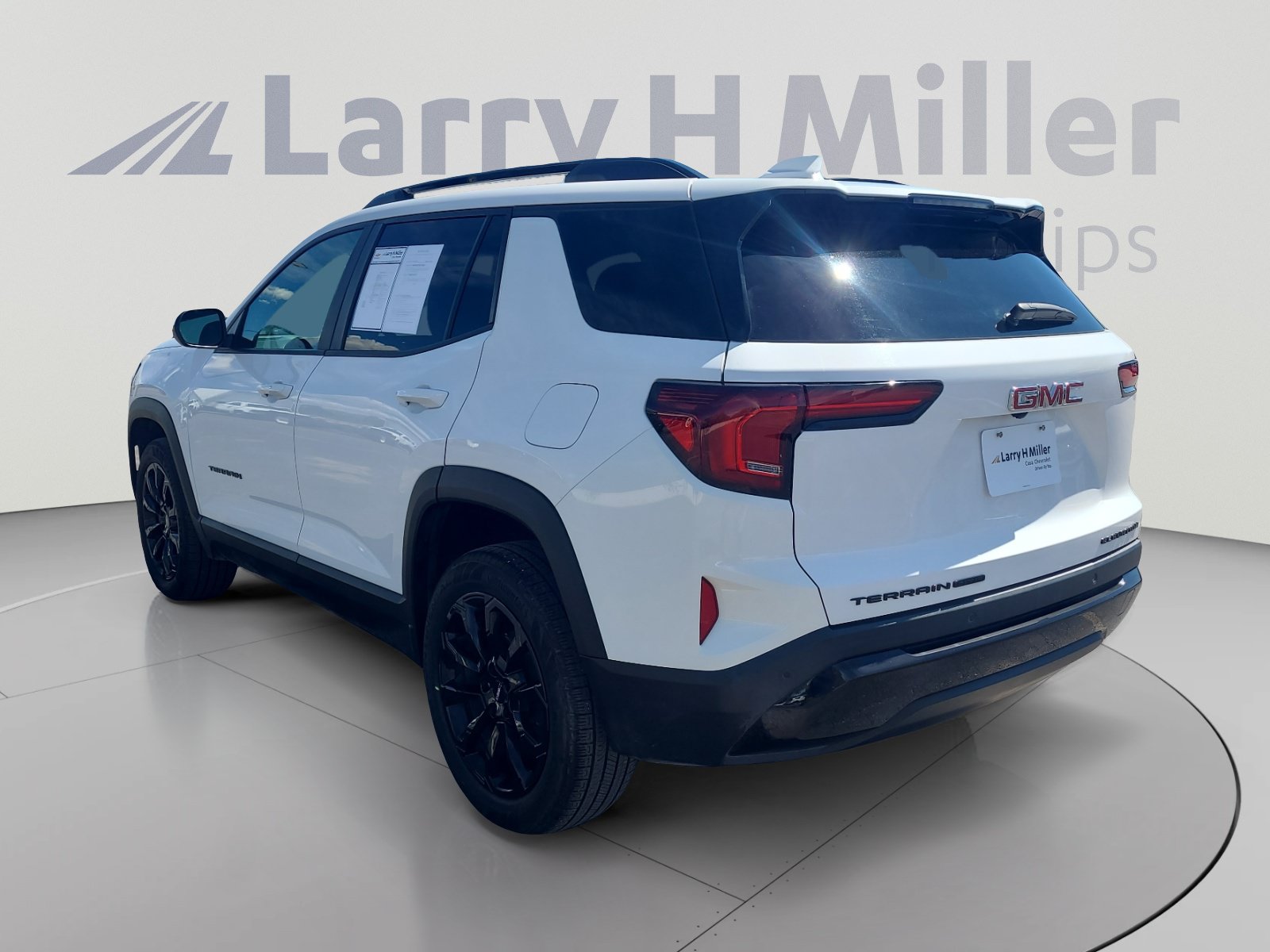 Used 2026 GMC Terrain Elevation w/ Elevation Premium Package AWD/4WD image 3