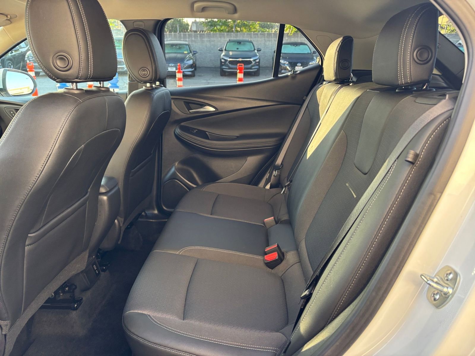 Used 2025 Buick Encore GX Preferred image 25