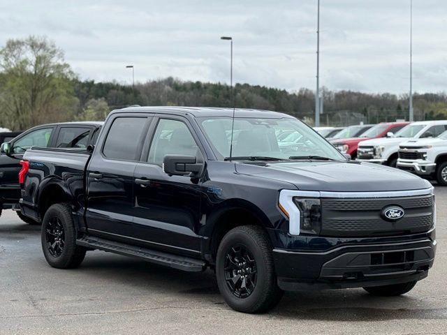 Used 2025 Ford F150 Lightning XLT AWD/4WD image 37