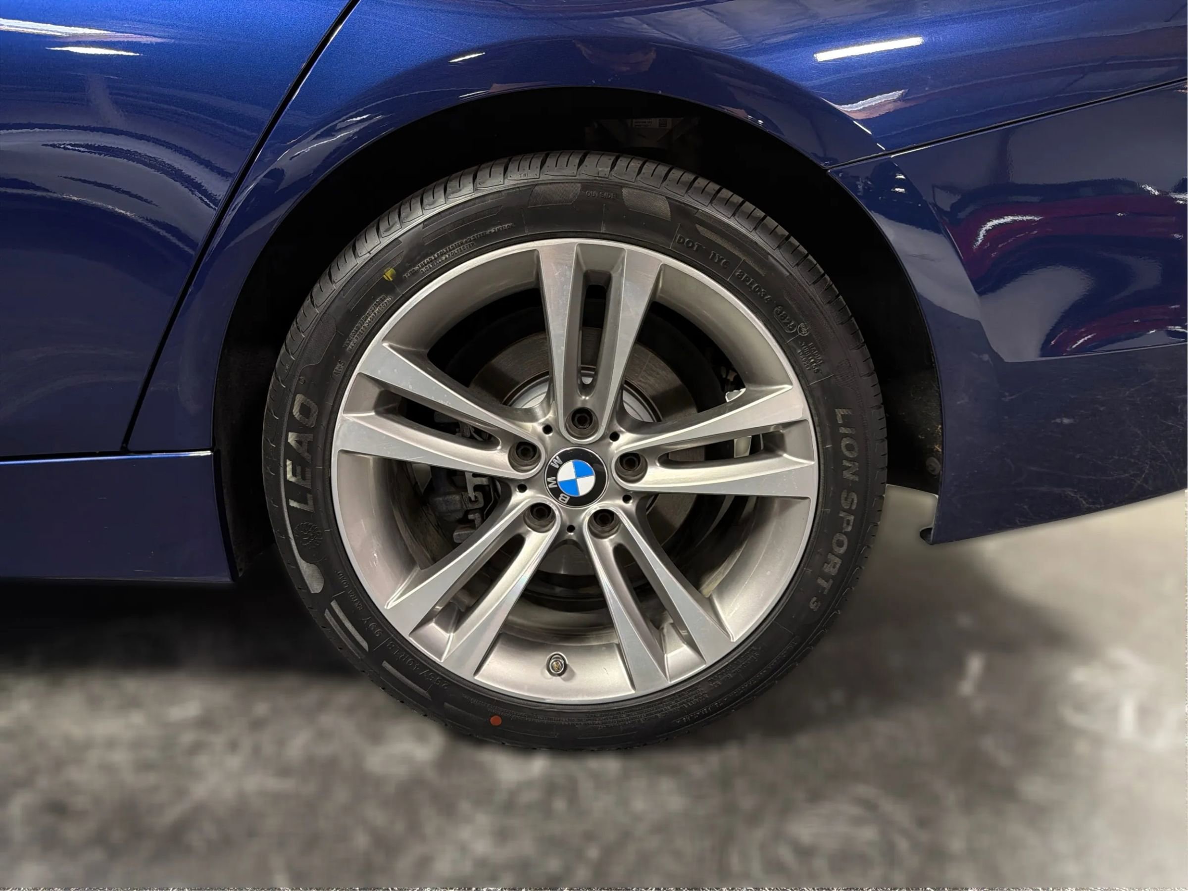 Used 2017 BMW 330i Sedan image 25