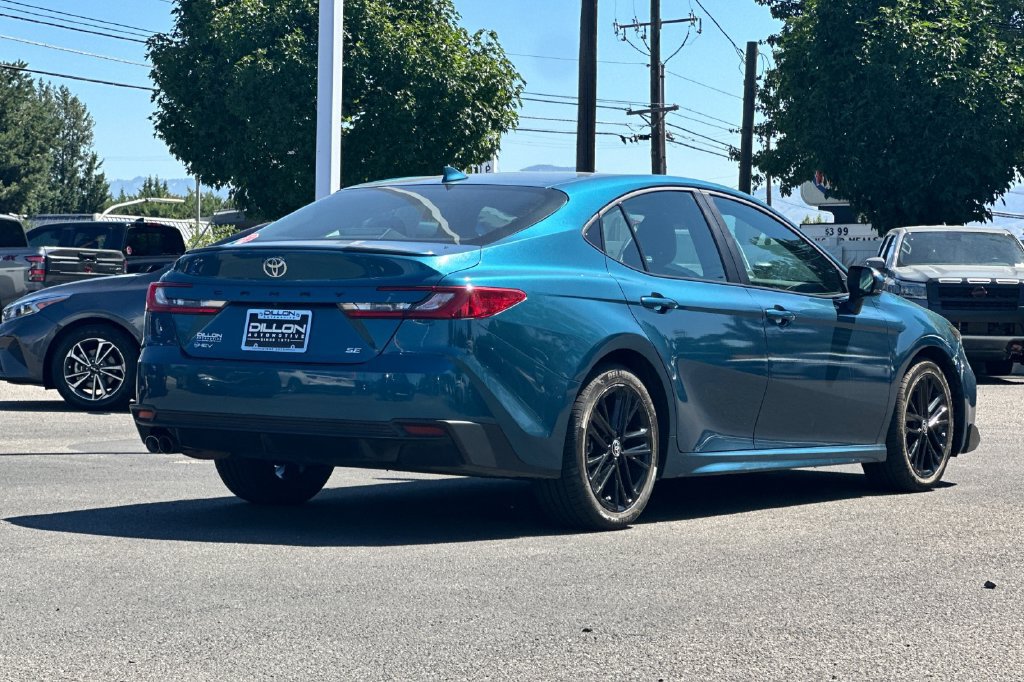 Used 2025 Toyota Camry SE FWD image 7