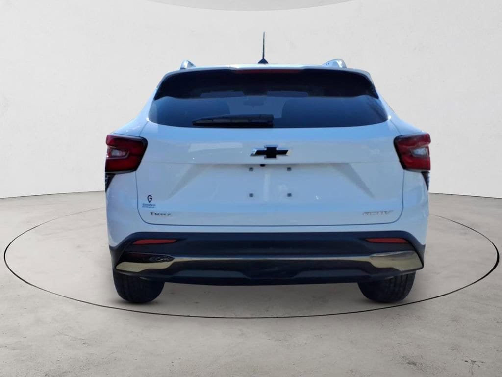 New 2026 Chevrolet Trax ACTIV w/ Sunroof Package FWD image 6