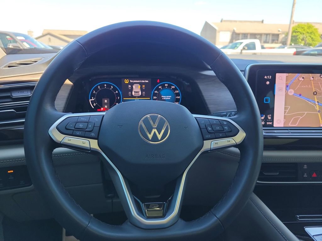 Used 2024 Volkswagen Atlas SEL Premium R-Line image 19