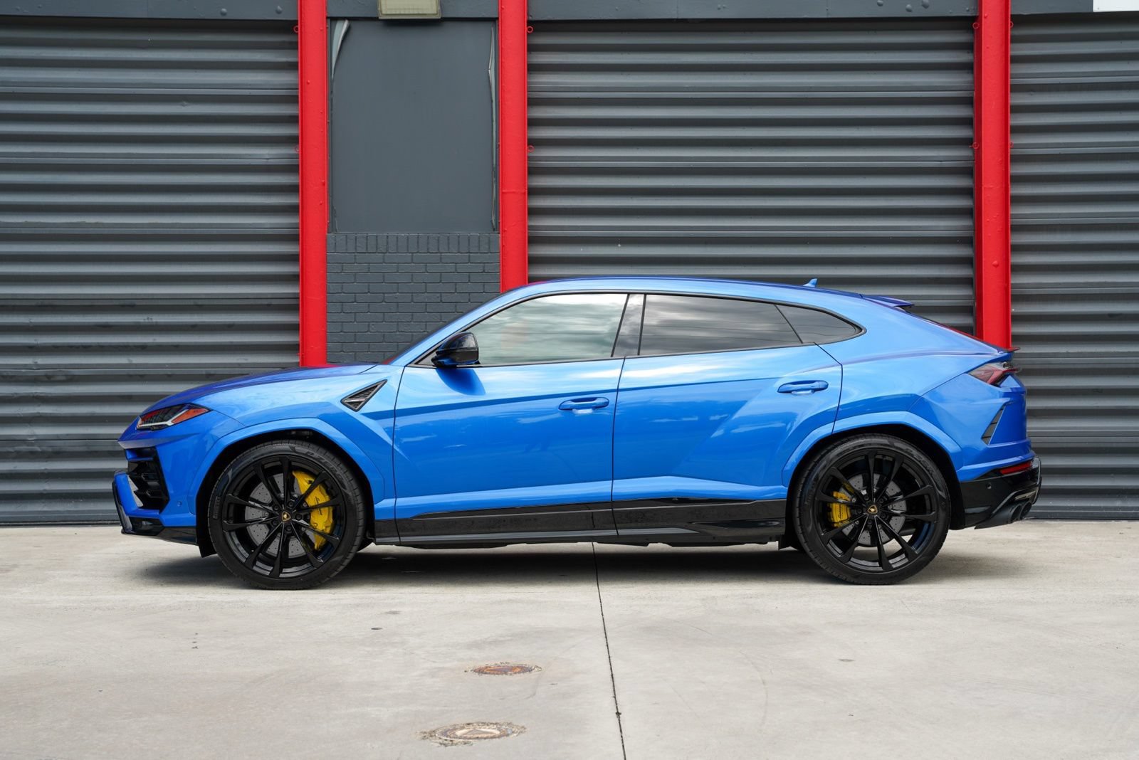 Used 2022 Lamborghini Urus AWD/4WD image 8