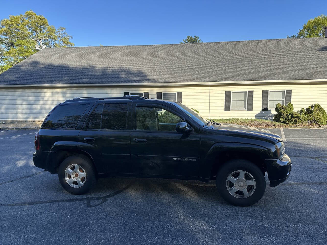 Used 2002 Chevrolet TrailBlazer LS w/ Preferred Equipment Group RWD image 4