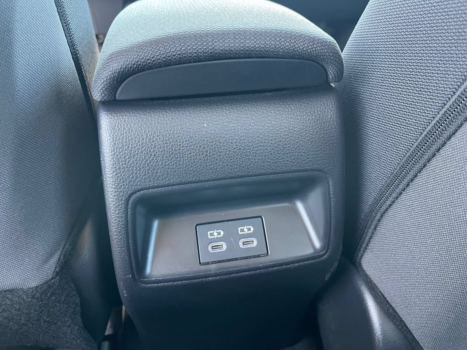 Used 2025 Toyota Corolla LE FWD image 23