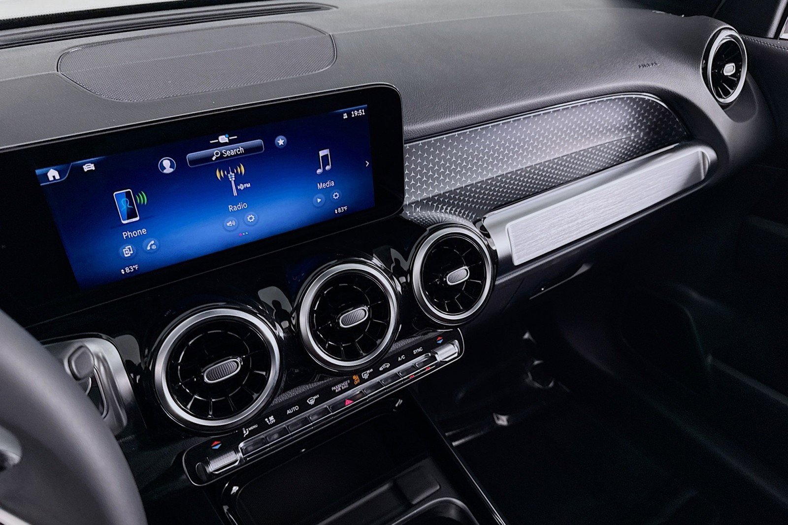 New 2026 Mercedes-Benz GLB 250 image 19