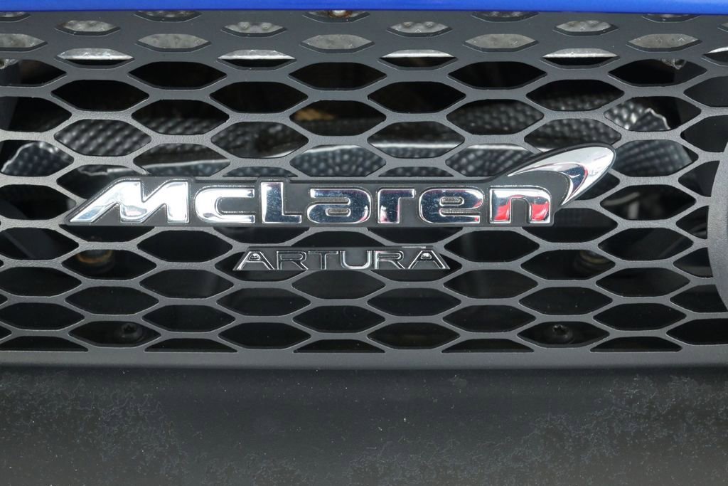 Used 2023 McLaren Artura RWD image 12