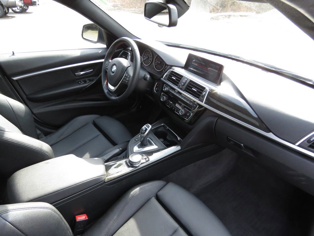 Used 2017 BMW 330i xDrive Sedan image 14