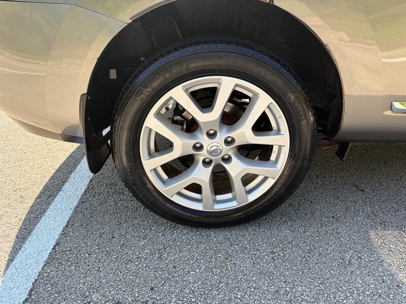 Used 2012 Nissan Rogue SL AWD/4WD image 27