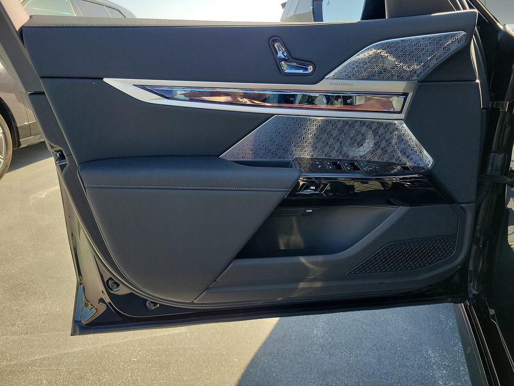 New 2026 BMW i7 M70 w/ Executive Package AWD/4WD image 20