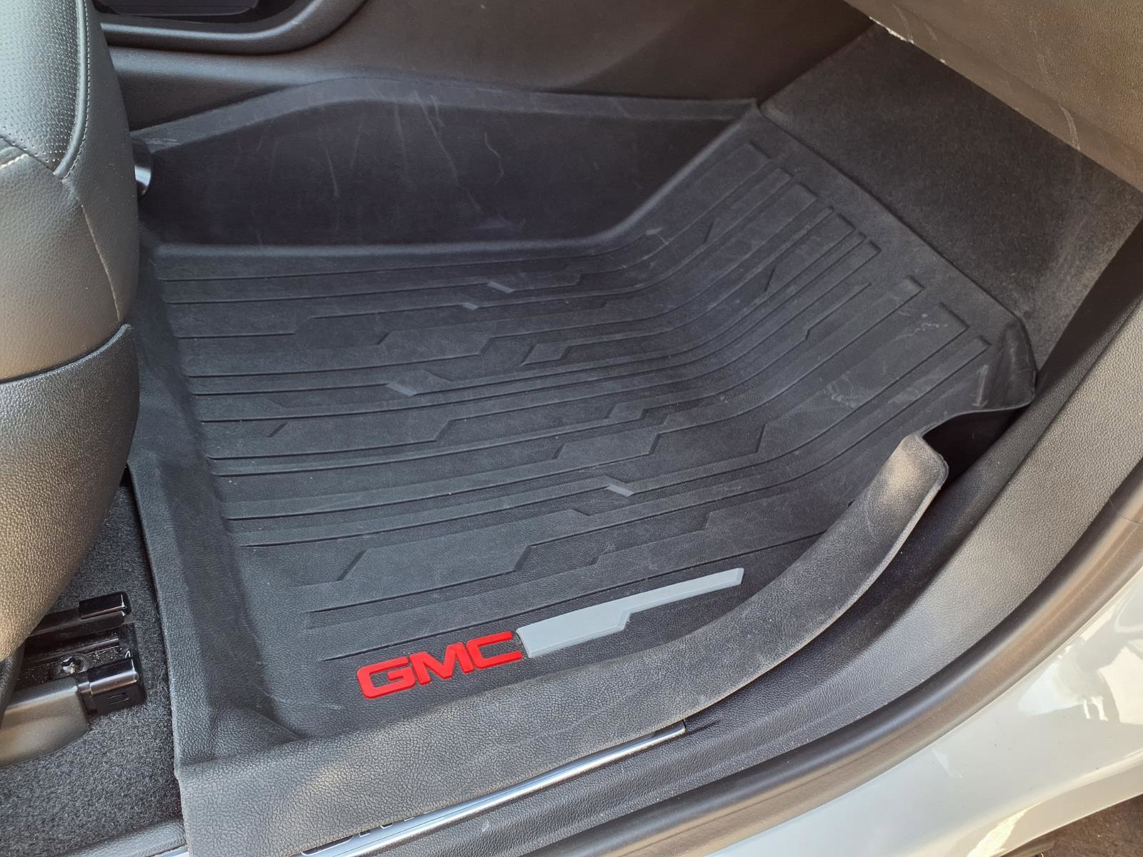 Used 2023 GMC Acadia SLT w/ LPO, Floor Liner Package AWD/4WD image 37
