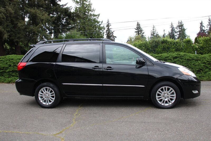 Used 2009 Toyota Sienna XLE Limited AWD/4WD image 12