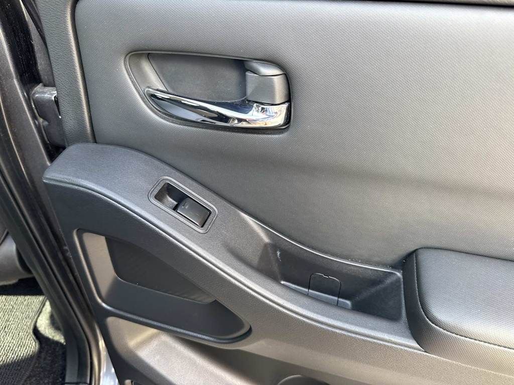 Used 2023 Nissan Frontier SV image 26