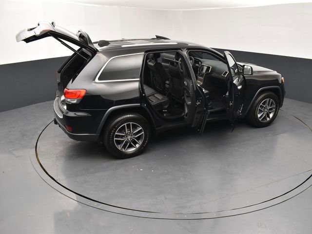 Used 2017 Jeep Grand Cherokee Limited w/ Trailer Tow Group IV AWD/4WD image 30