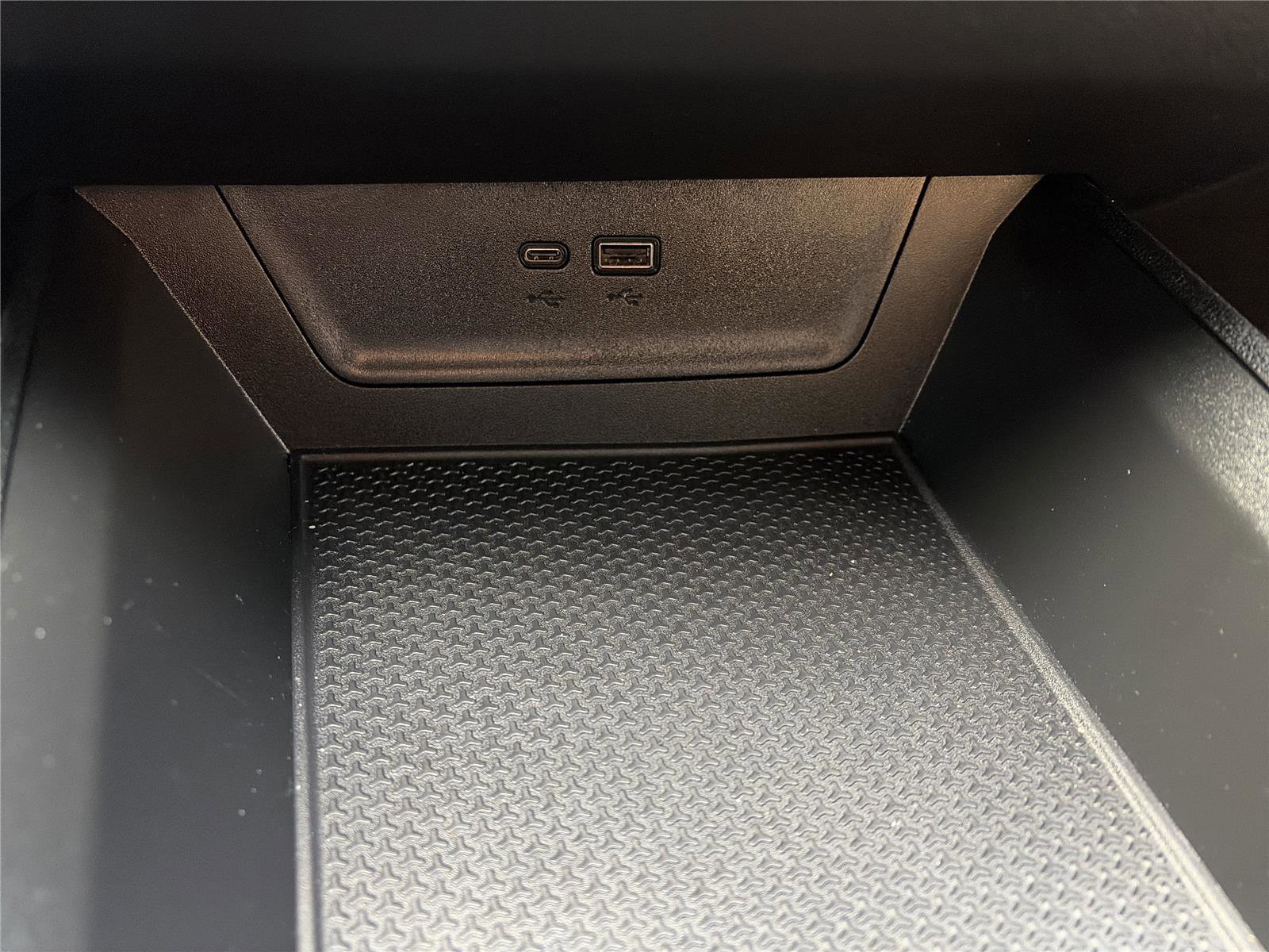 Used 2026 Chevrolet Equinox ACTIV w/ LPO, Floor Liner Package AWD/4WD image 22