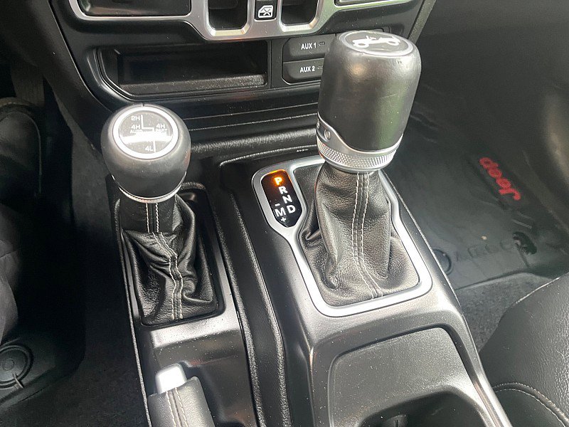 Used 2019 Jeep Wrangler Unlimited Sahara w/ Dual Top Group image 28