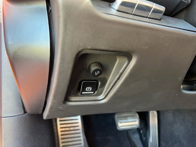 Used 2023 Chevrolet Corvette Stingray Premium Conv w/ Z51 Performance Package image 15