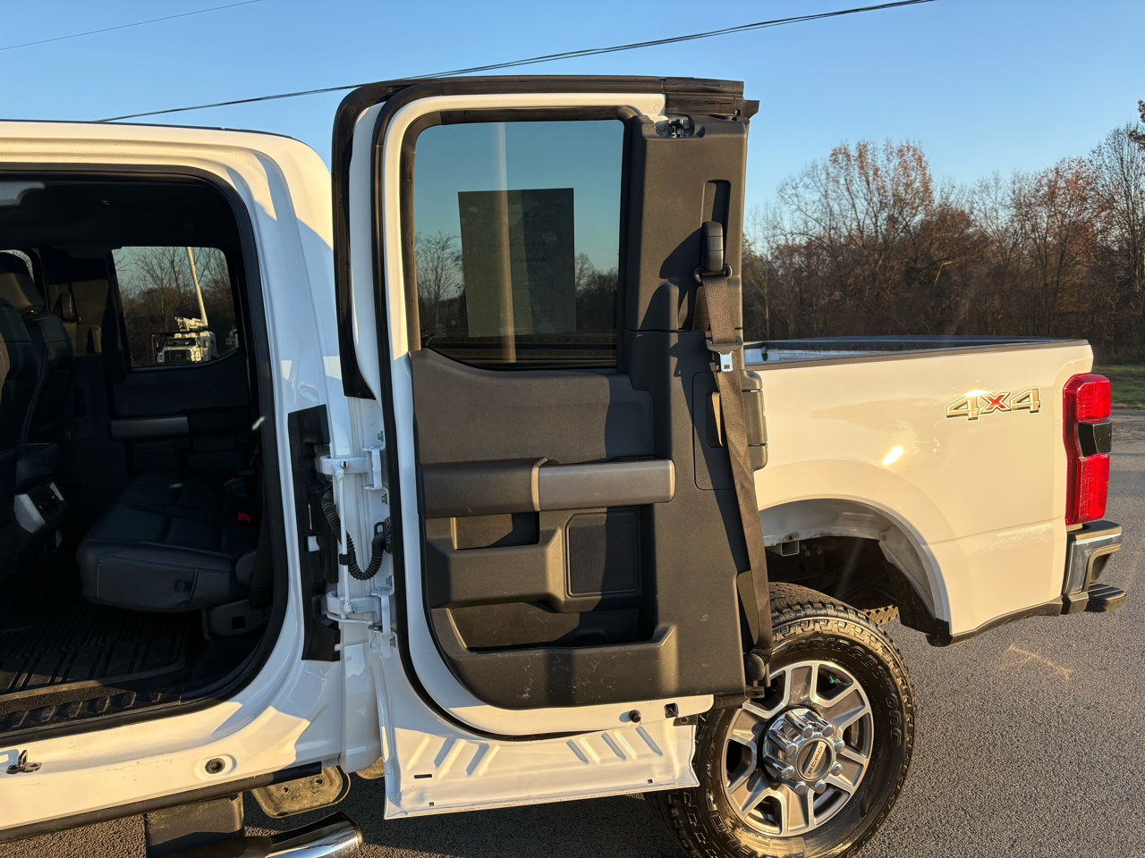 Used 2023 Ford F350 Lariat image 37