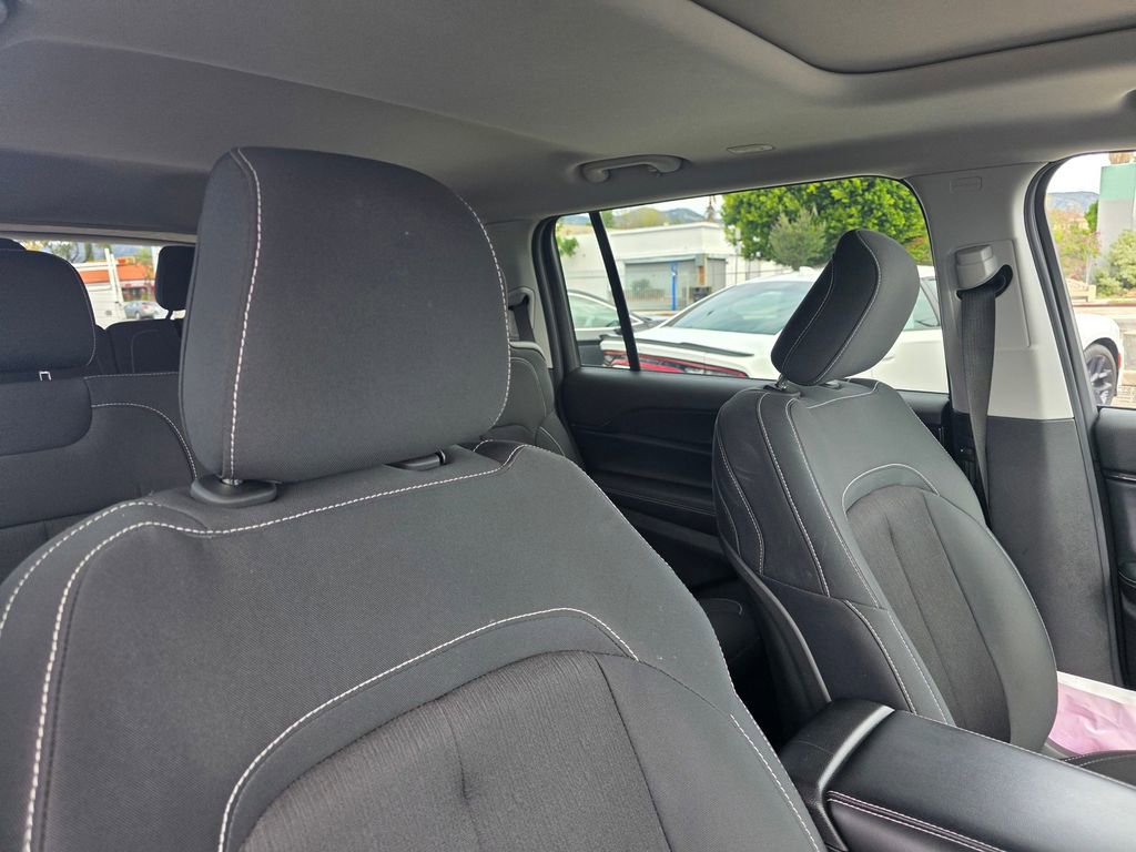 Used 2022 Jeep Grand Cherokee L Laredo w/ Luxury Tech Group I image 23