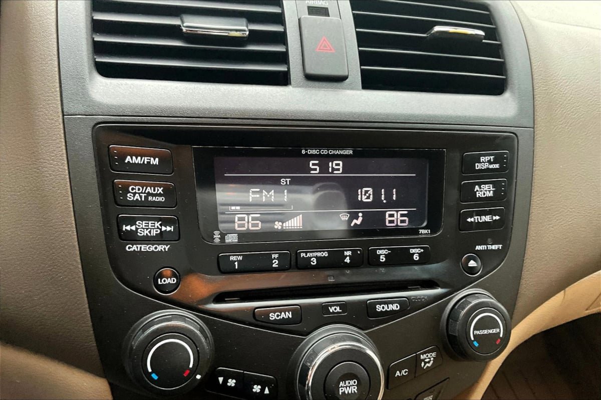 Used 2004 Honda Accord EX image 14