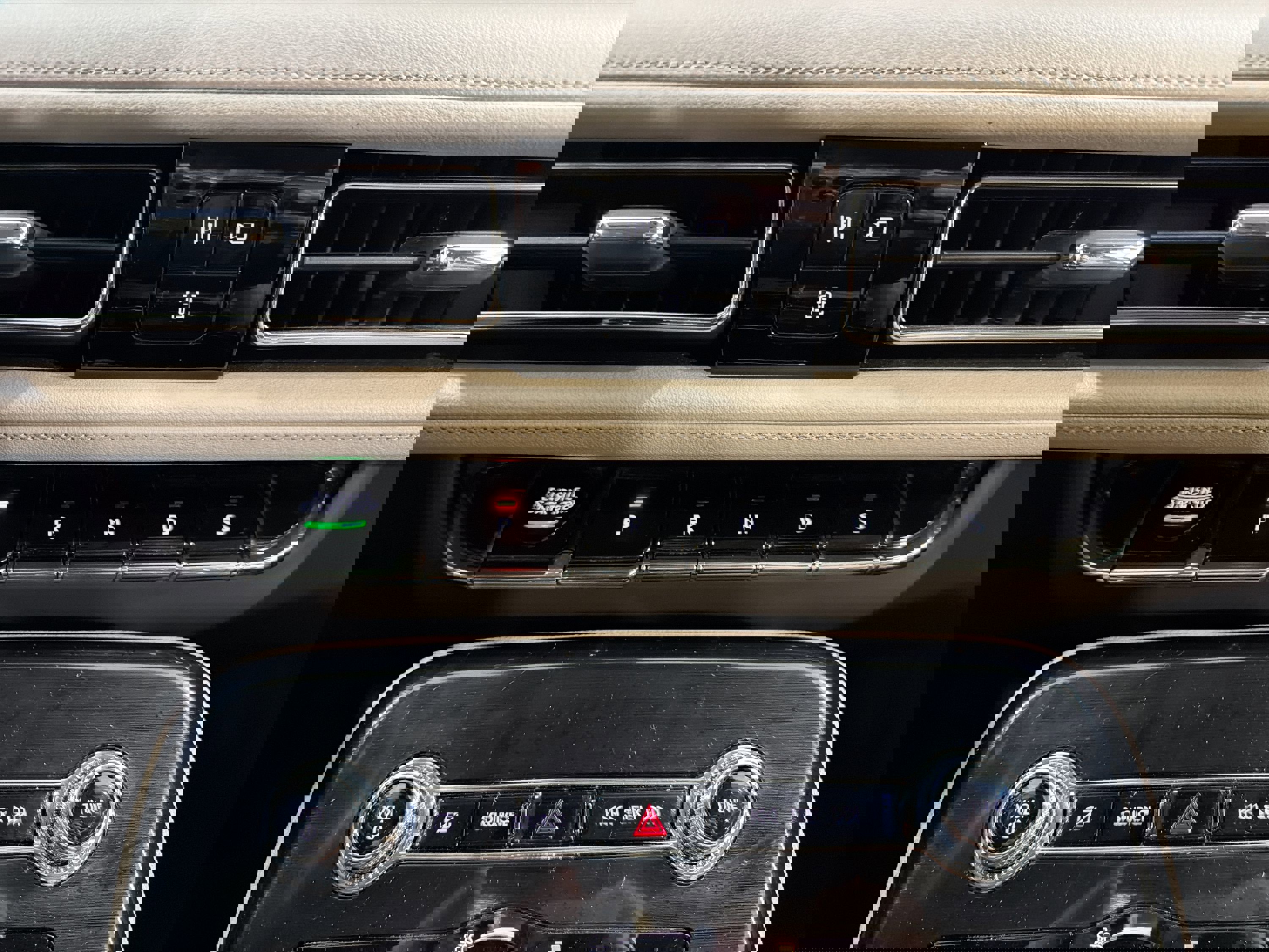 Used 2023 Lincoln Nautilus FWD w/ Premium Package image 21