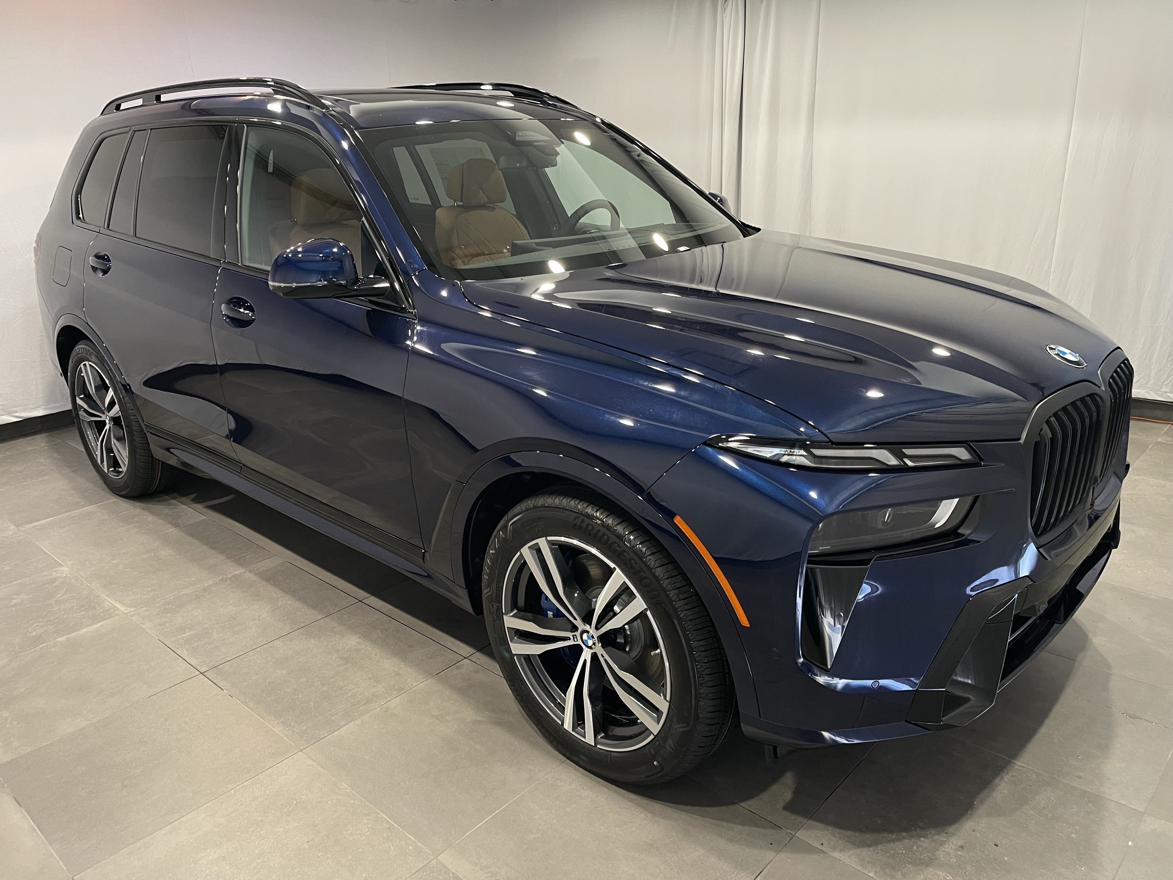 New 2027 BMW X7 xDrive40i w/ M Sport Package AWD/4WD image 3
