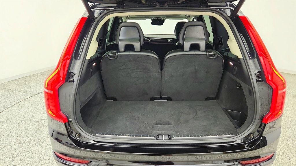 Used 2022 Volvo XC90 T5 Momentum AWD/4WD image 22