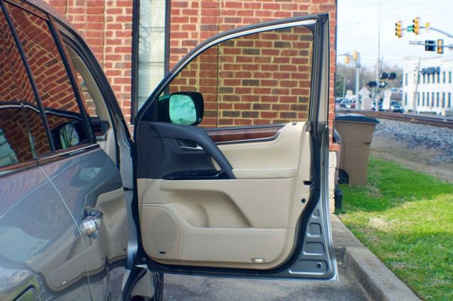 Used 2018 Lexus LX 570 4WD w/ Luxury Package image 46