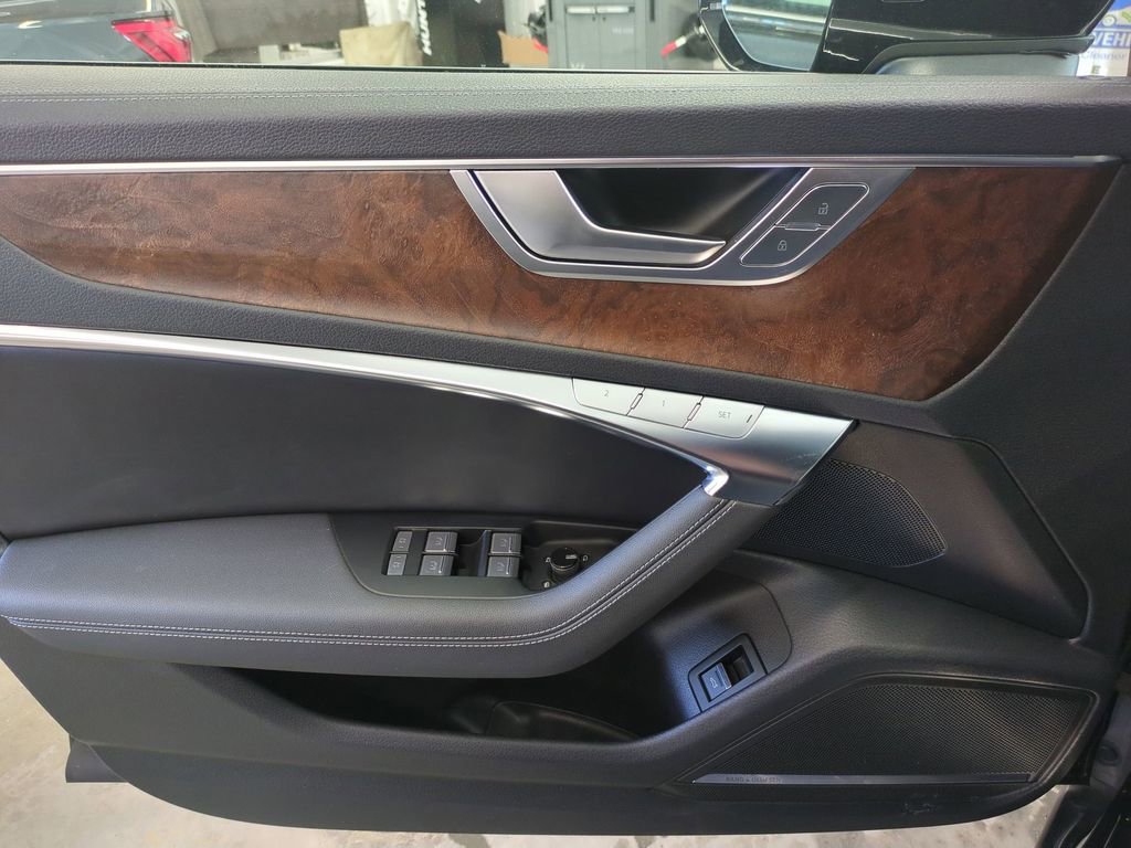 Used 2020 Audi A6 3.0T allroad Premium Plus w/ Audi Side Assist Package image 11